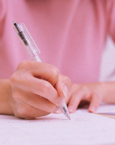 pessoa fazendo prova do ENEM