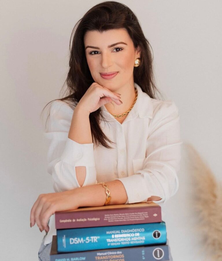 Da Católica SC à Neuropsicologia: a trajetória de Nattália Silveira